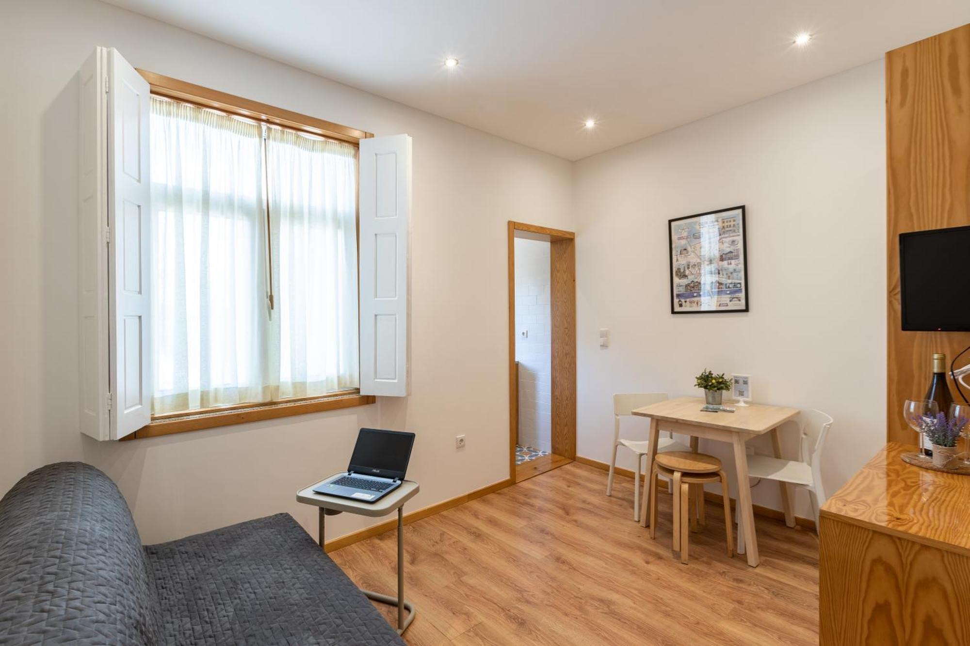 733 Costa Cabral Metro Residence Porto Quarto foto